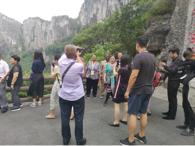 從擴音器到講解器，破解發展歷程之謎